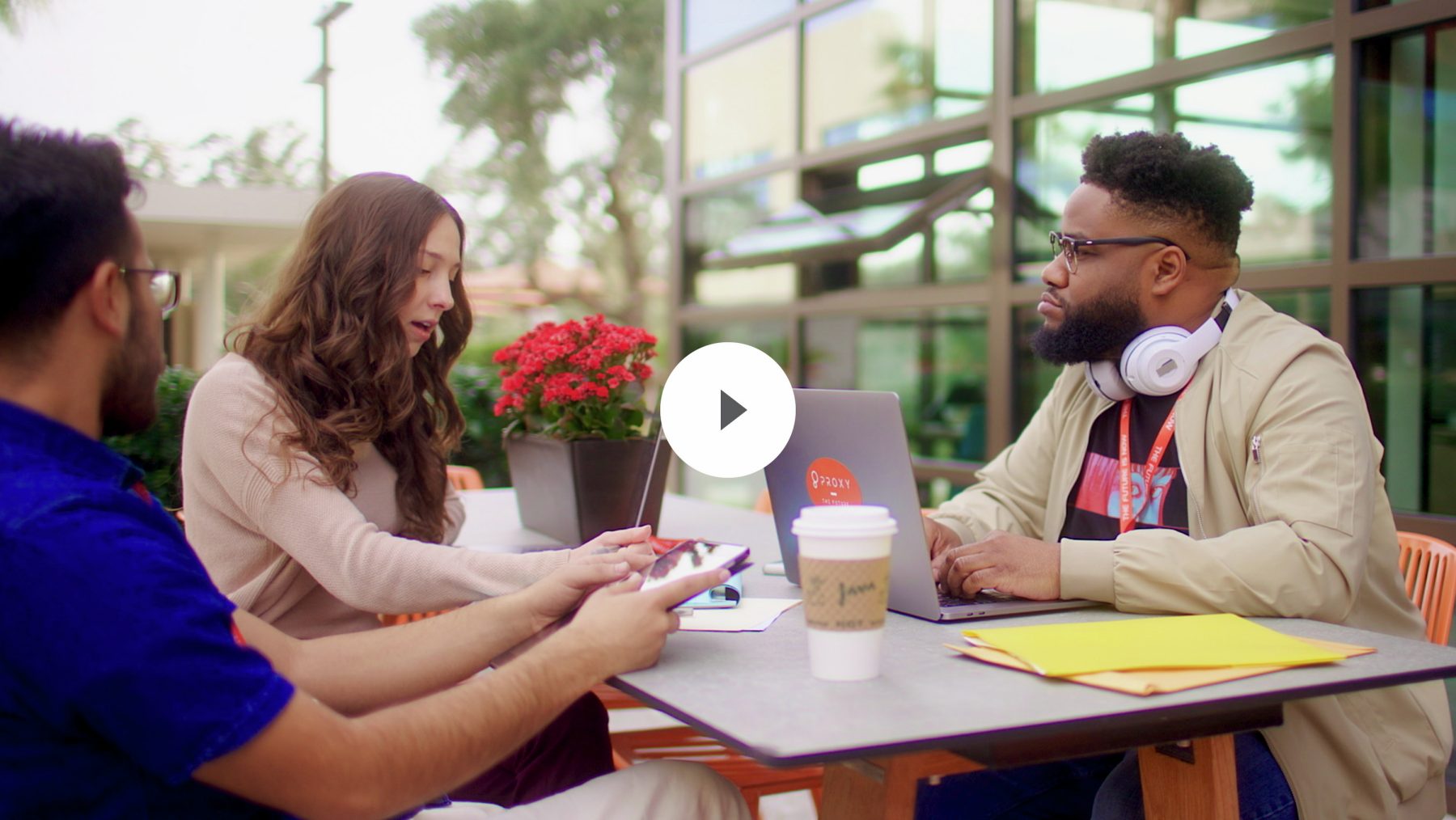 Play button icon for videos on Innovation Office Park website
